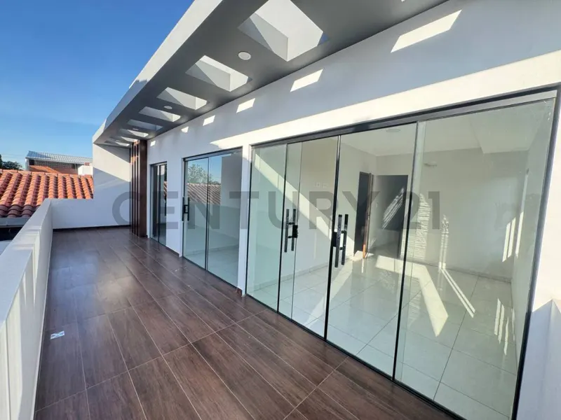 Foto 7 de Casa a Estrenar con Piscina en Venta- Zona Norte