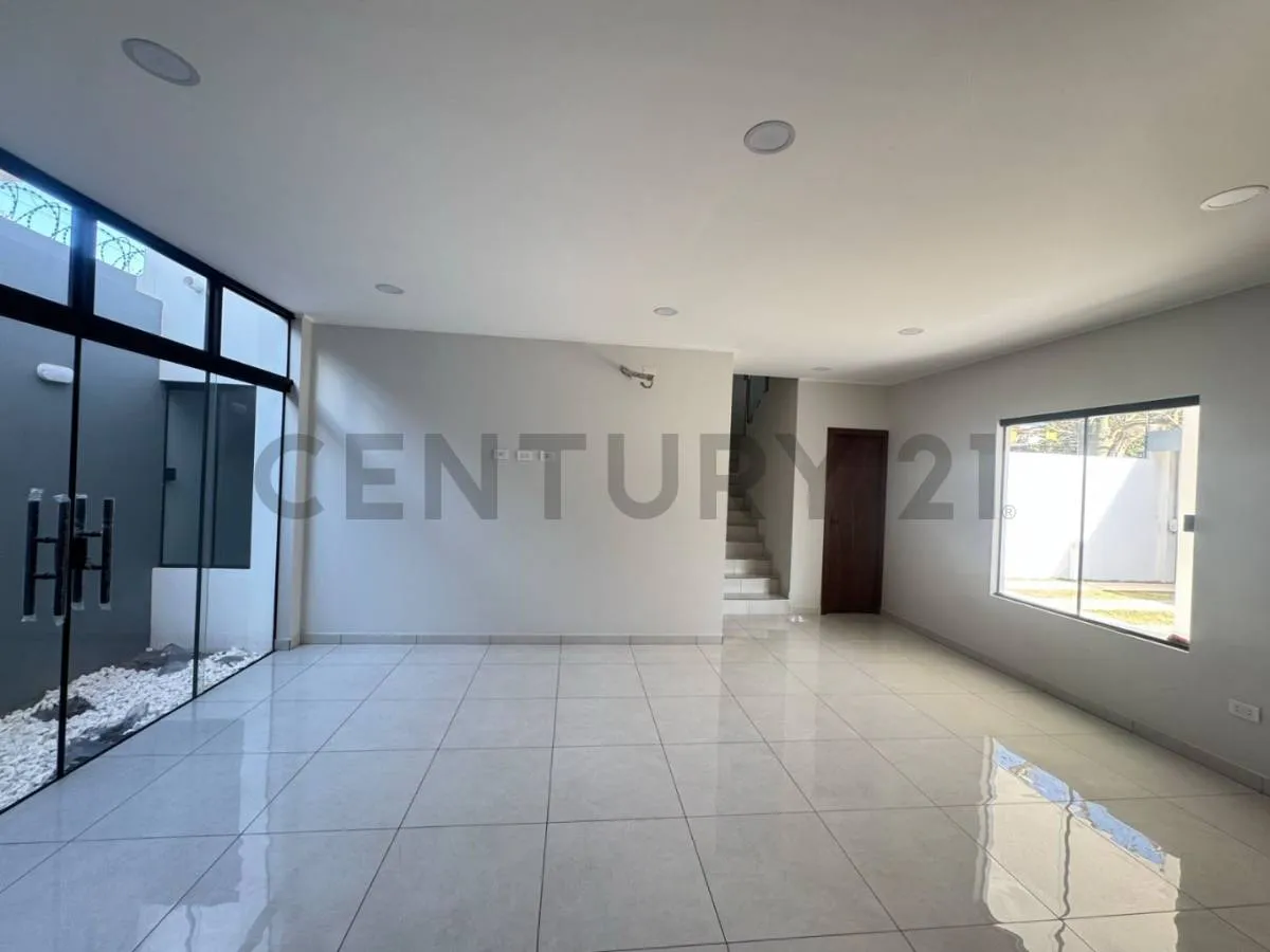 Foto 4 de Casa a Estrenar con Piscina en Venta- Zona Norte