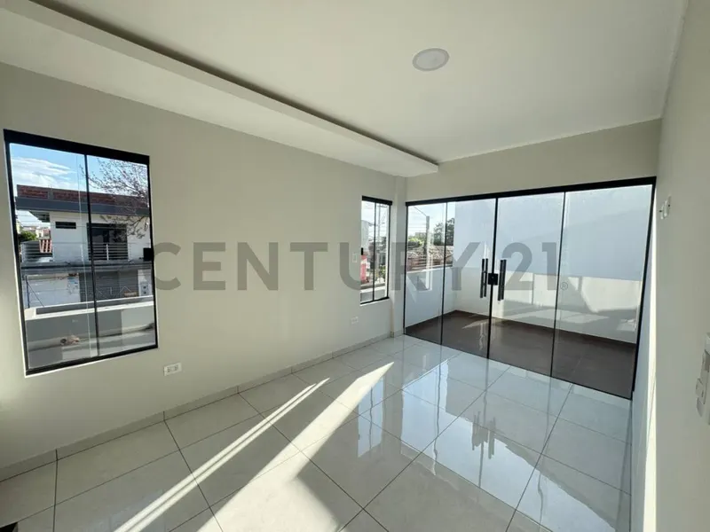 Foto 9 de Casa a Estrenar con Piscina en Venta- Zona Norte