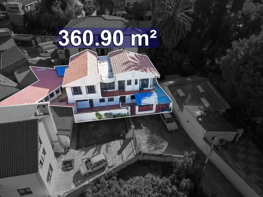 Foto 2 de Exclusiva casa en venta con departamento independiente