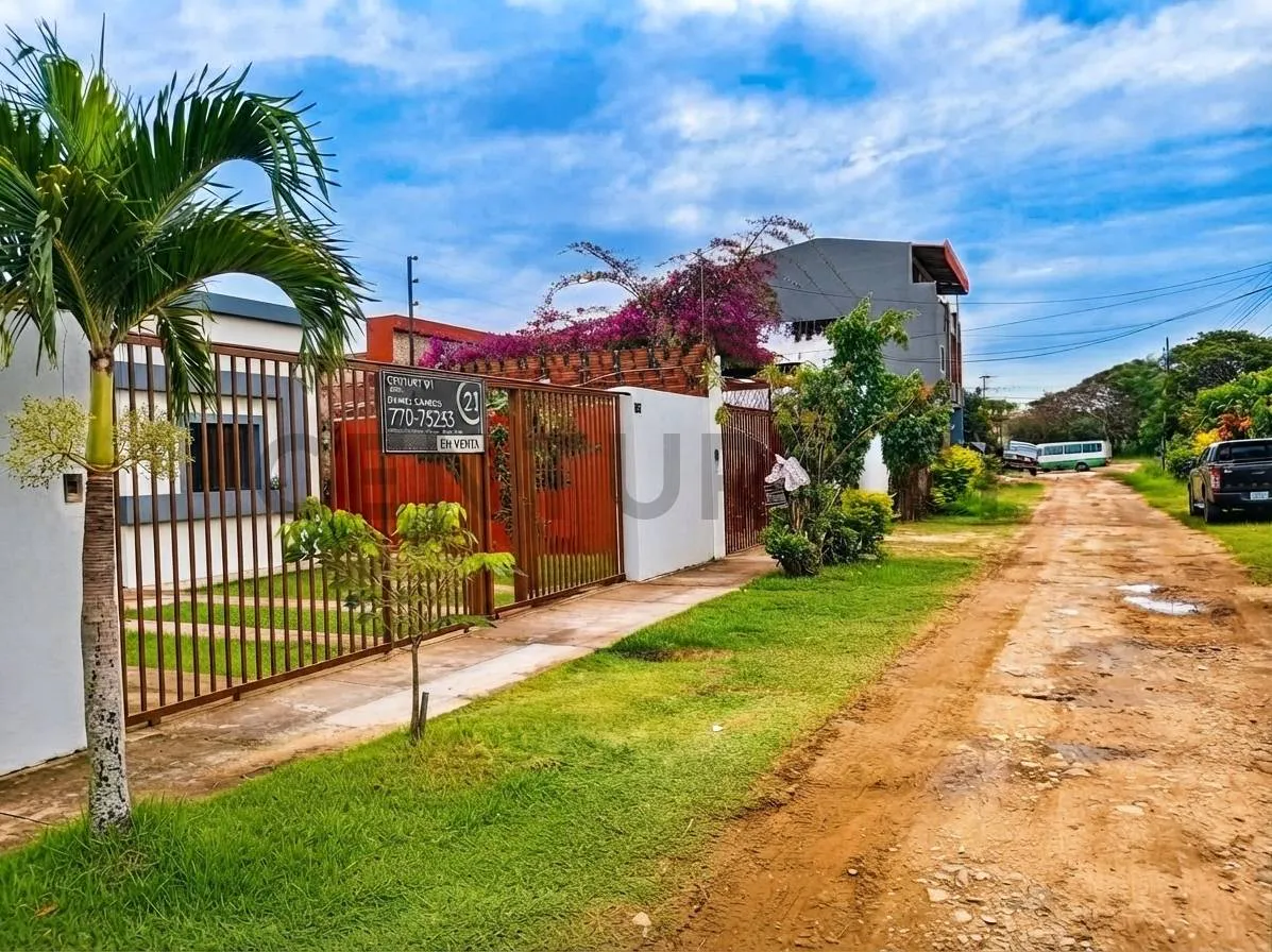 Foto 2 de Casa en Venta Tipo Chalet Zona Sur Doble Via La Guardia Km9 Av.Mapaiso