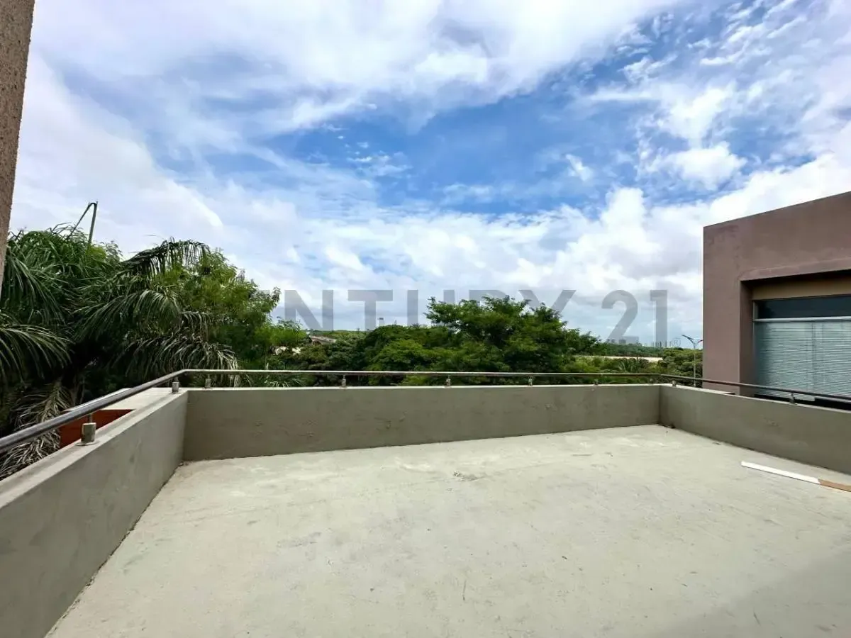 Foto 1 de Local Comercial en Alquiler – Urubó Open Mall