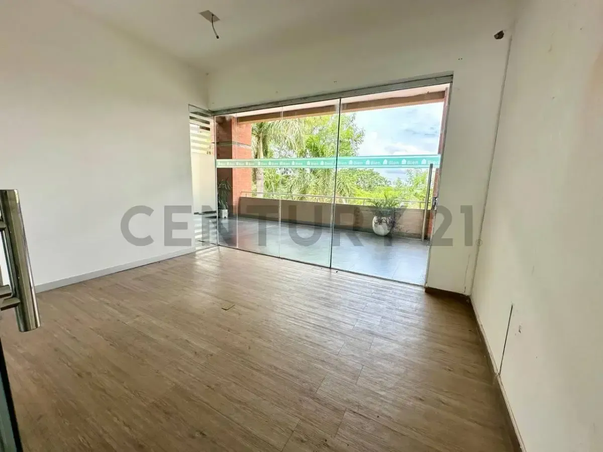 Foto 4 de Local Comercial en Alquiler – Urubó Open Mall