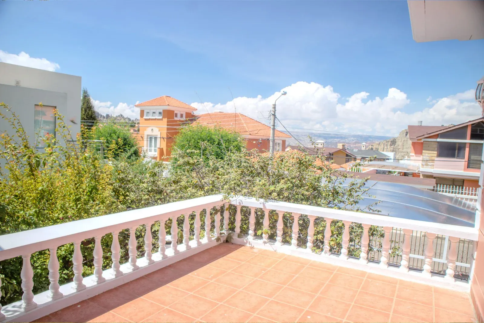 Foto 3 de Amplia Casa en Venta - Achumani, Jardines del Sur