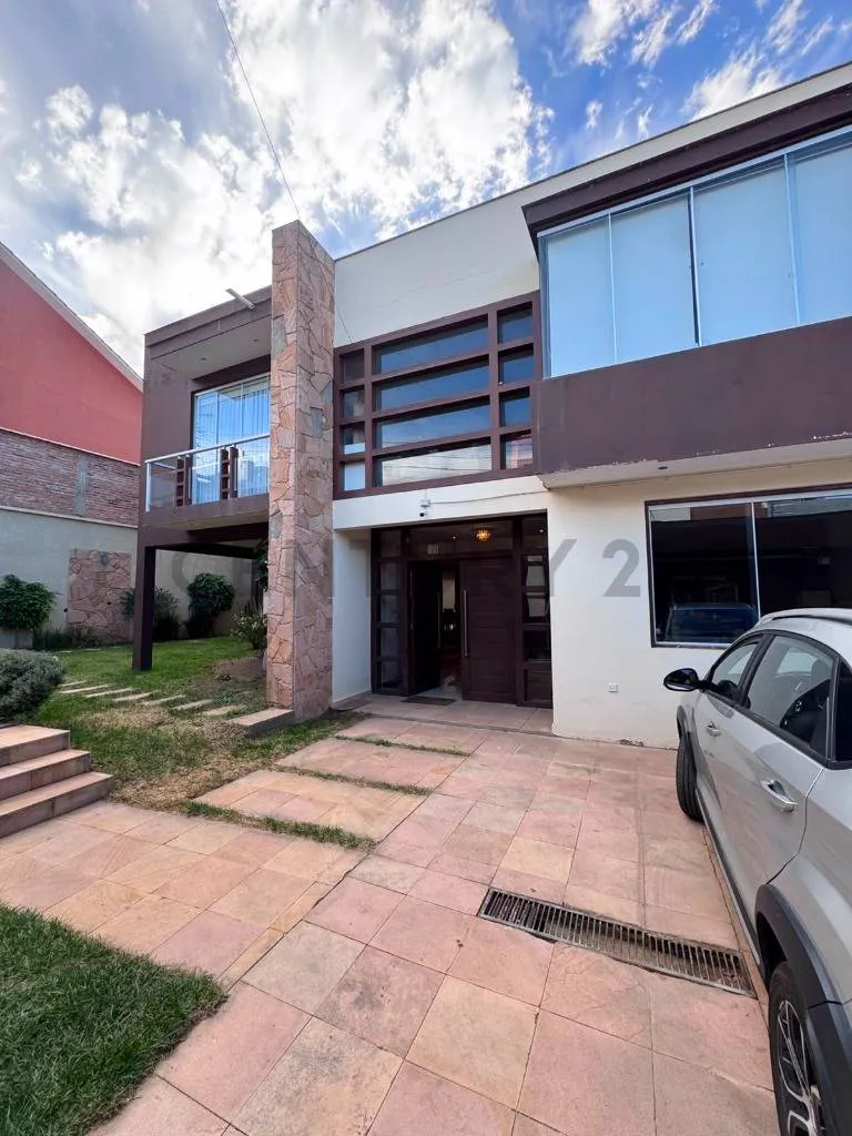 Foto 3 de Hermosa Casa en Venta
