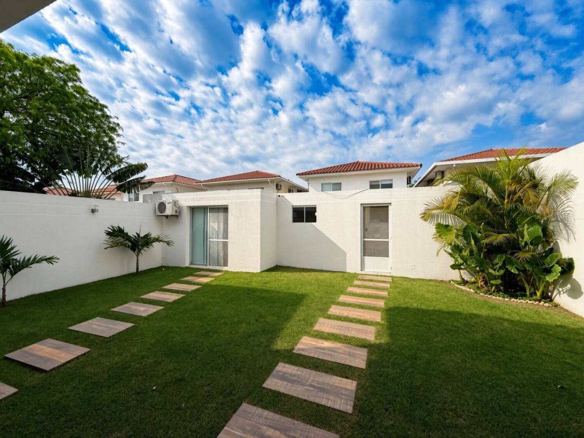 Foto 3 de CASA EN VENTA, BOSQUES DE LA COLINA
