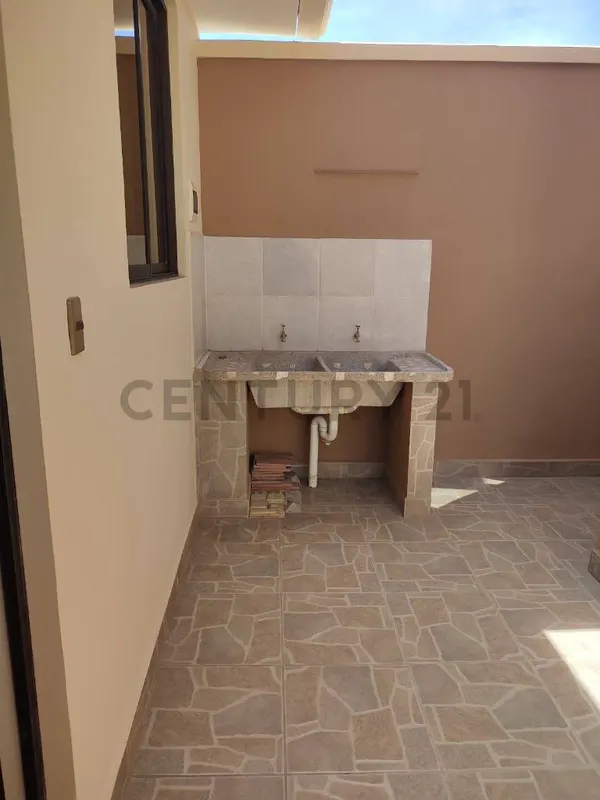 Foto 14 de Casa con Tienda en Venta – Zona Loreto