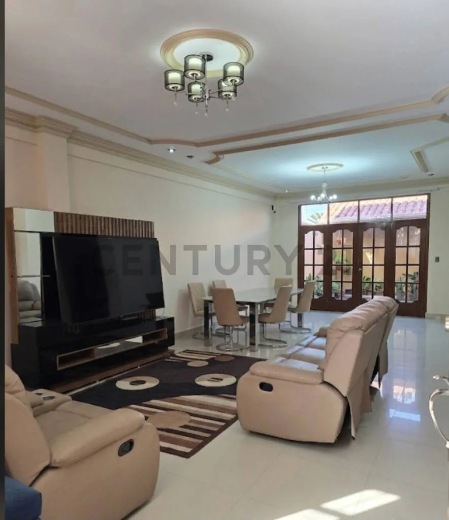 Foto 5 de Casa con Tienda en Venta – Zona Loreto