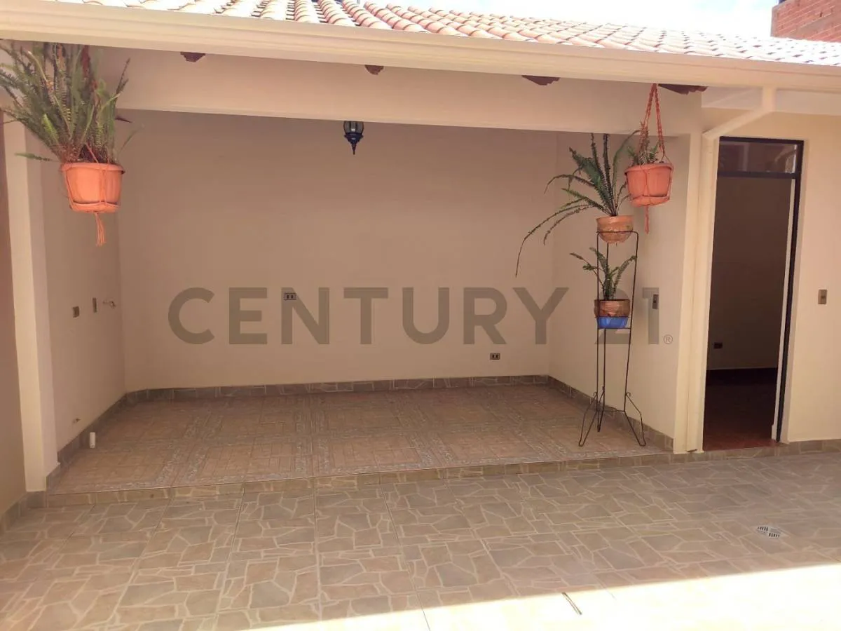 Foto 12 de Casa con Tienda en Venta – Zona Loreto