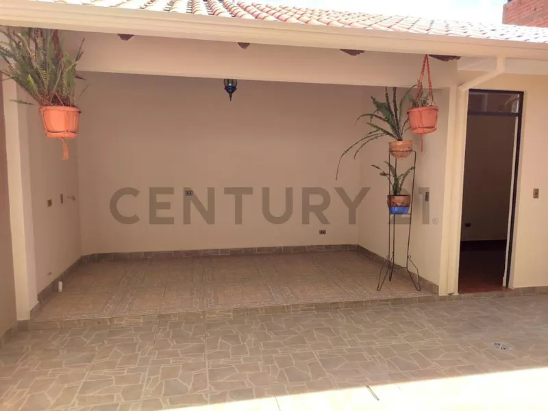 Foto 12 de Casa con Tienda en Venta – Zona Loreto