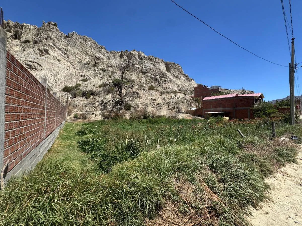 Foto 1 de Terreno de 2.000 M² en Venta – Lipari | a 2 Minutos del Puente