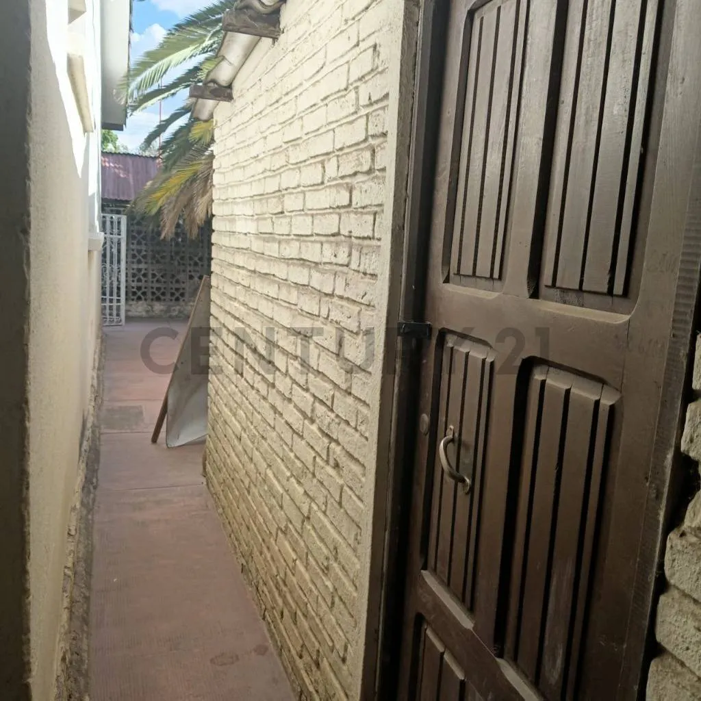 Foto 12 de Zona Central Amplia Casa a Precio de Lote para Inversion o Refaccion