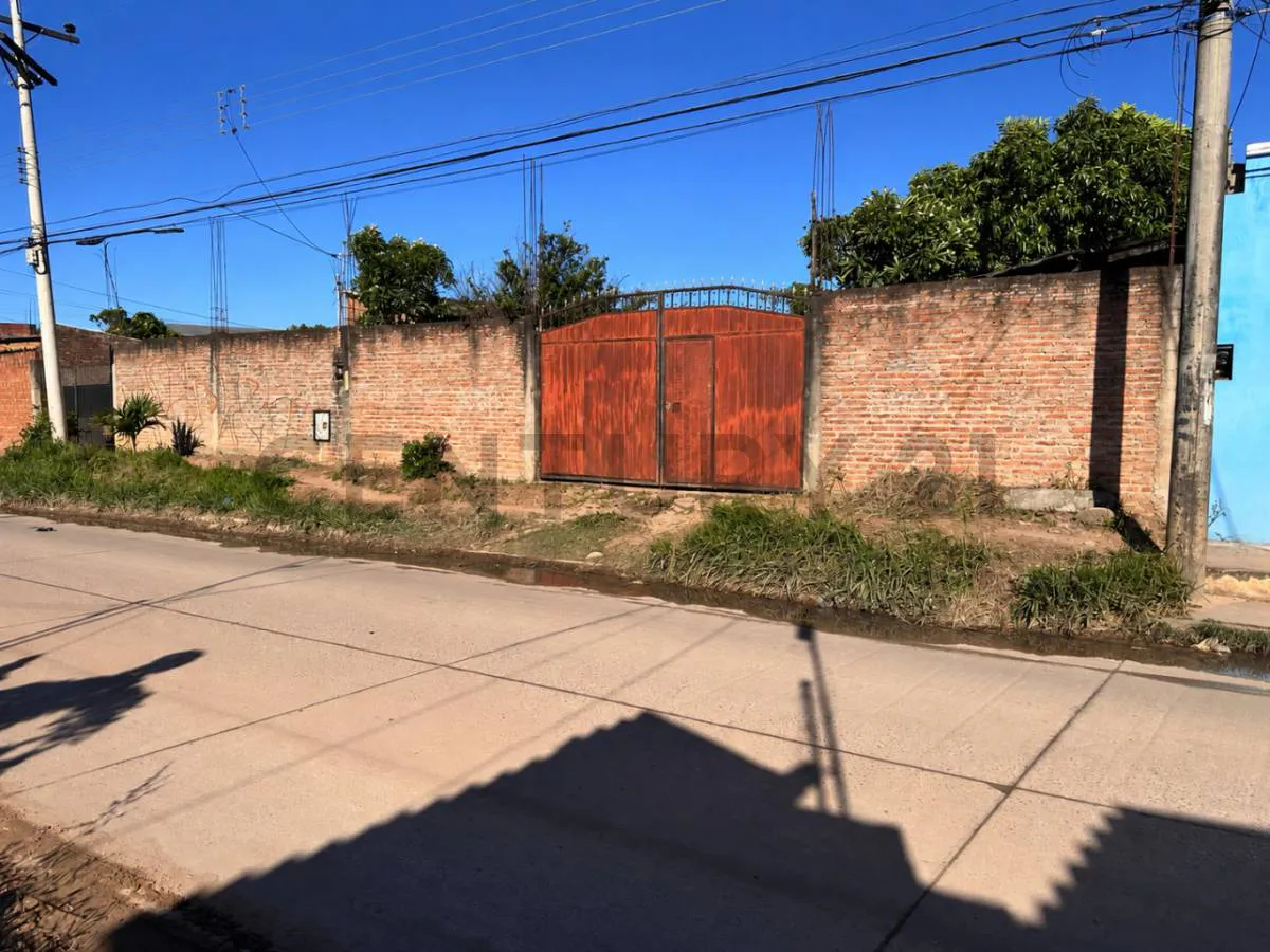 Foto 2 de Terreno en venta entre 8vo y noveno anillo av radial 10