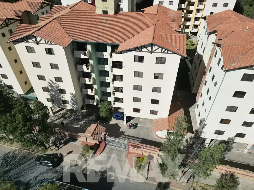 Foto 3 de Departamento de 3 dormitorios + dependencias - Condominio Santa Rosa III