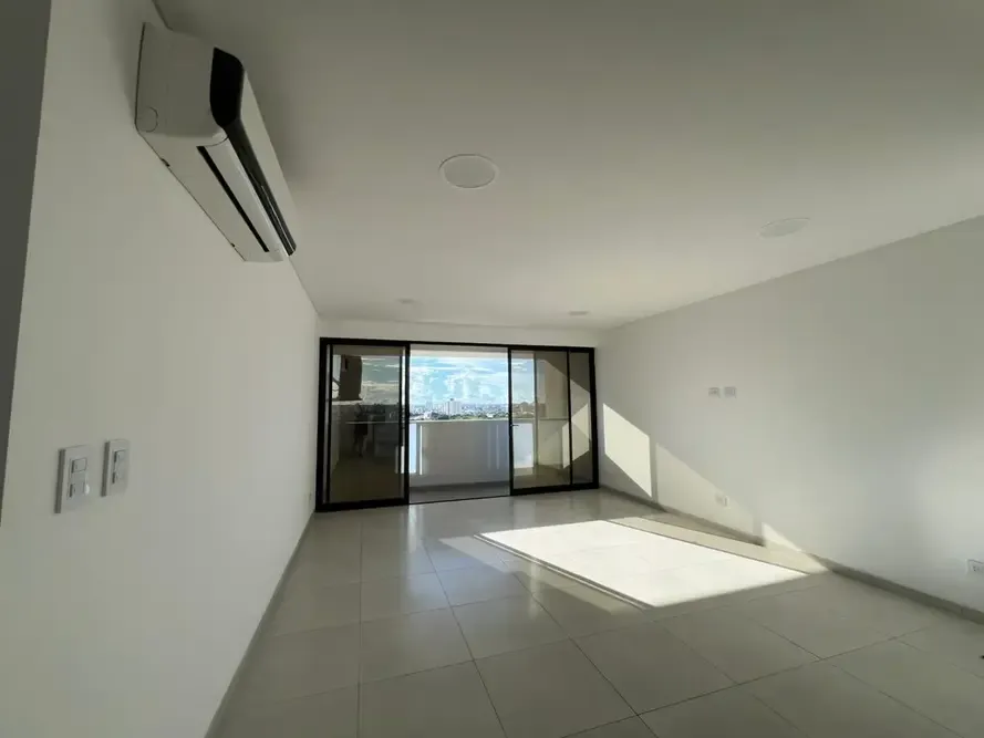 Foto 1 de Departamento en Alquiler de 3 Habitaciones Torre Virtus Av 2 de Agosto
