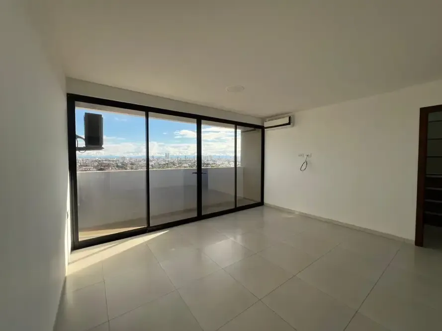 Foto 3 de Departamento en Alquiler de 3 Habitaciones Torre Virtus Av 2 de Agosto