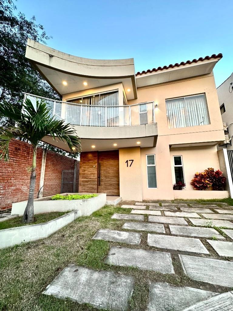 Foto 1 de CASA EN VENTA, ASAI NORTE II