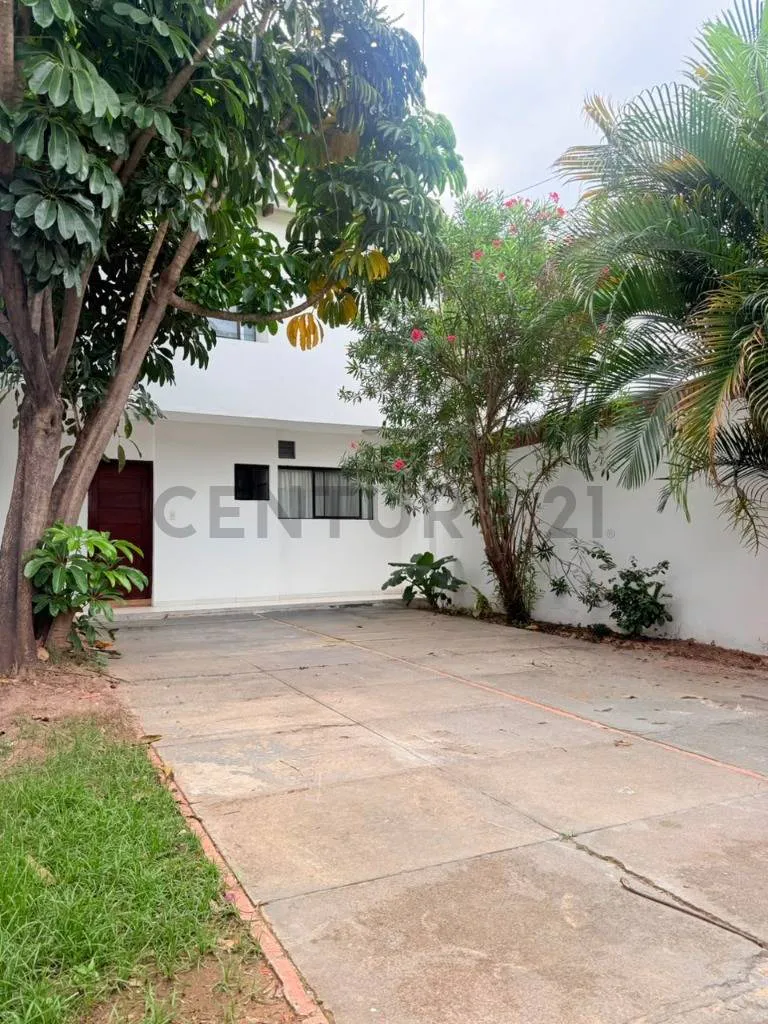 Foto 2 de Casa en alquiler zona norte av beni 6to anillo