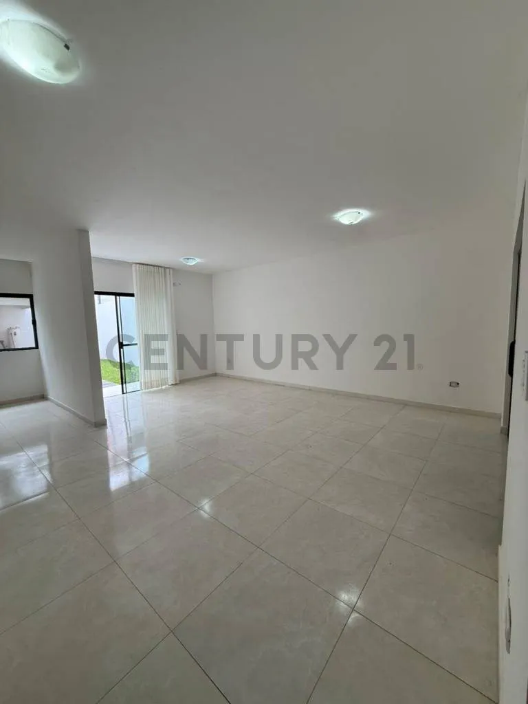 Foto 5 de Casa en alquiler zona norte av beni 6to anillo