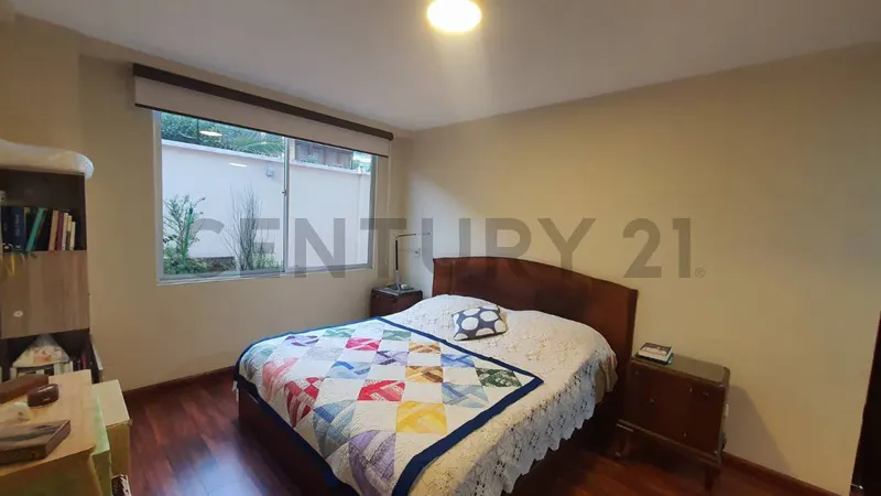 Foto 17 de Amplio Departamento en Venta en Irpavi, Altura Calle 16