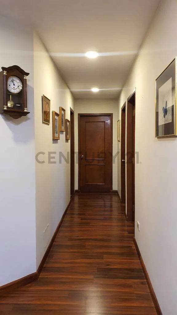 Foto 14 de Amplio Departamento en Venta en Irpavi, Altura Calle 16