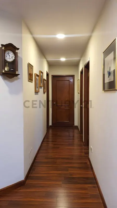 Foto 14 de Amplio Departamento en Venta en Irpavi, Altura Calle 16