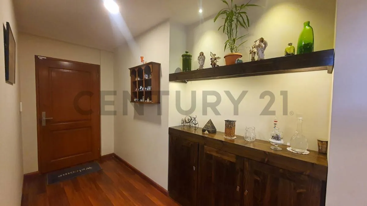 Foto 3 de Amplio Departamento en Venta en Irpavi, Altura Calle 16