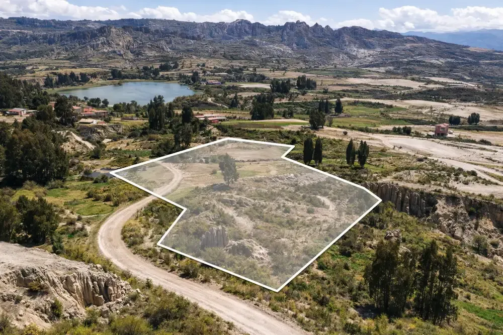 Foto 1 de Terreno Comercial en Venta - Achocalla