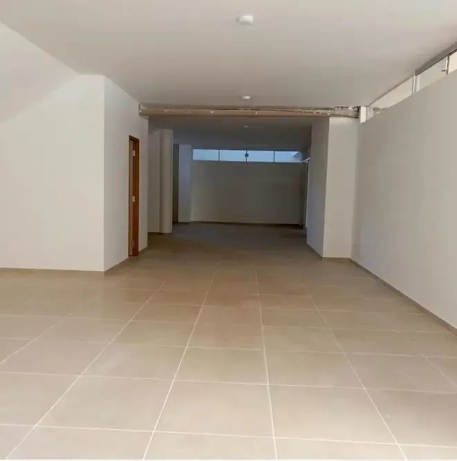 Foto 2 de Ambiente Semisótano En Venta
