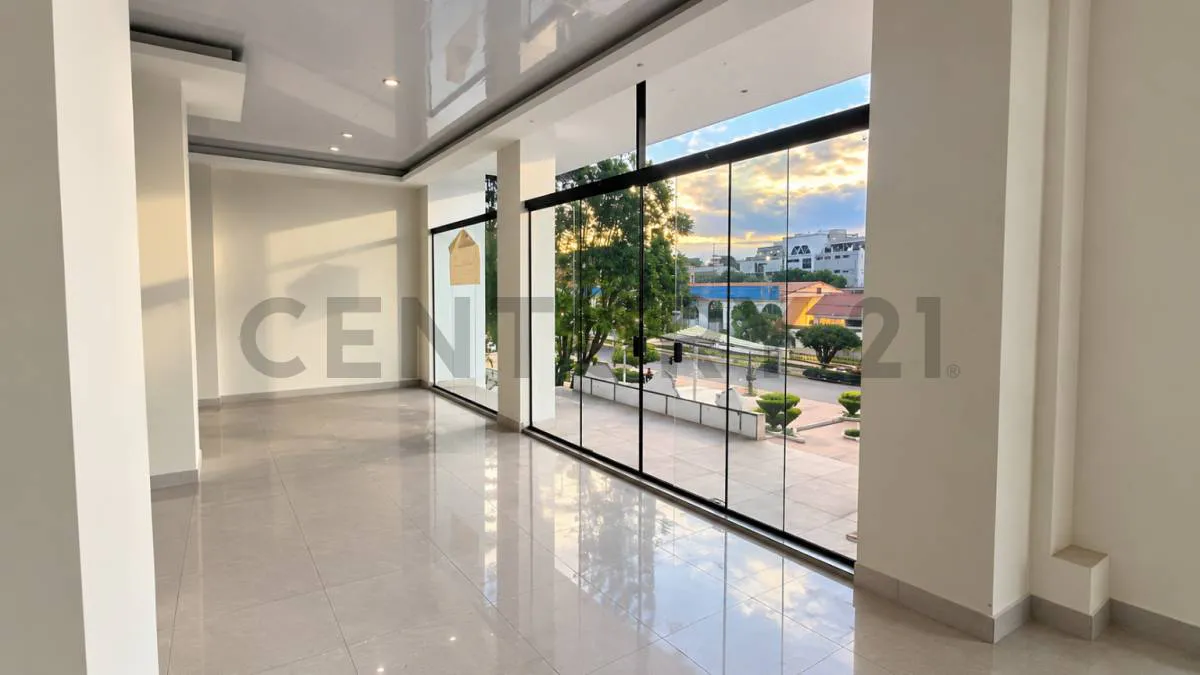 Foto 2 de Local Comercial en Alquiler