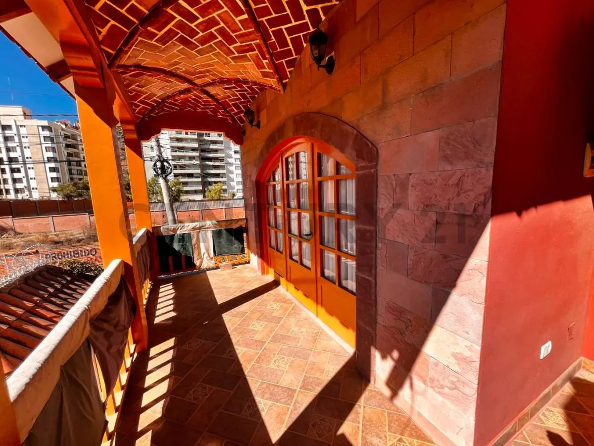 Foto 5 de Casa Imponente en Venta