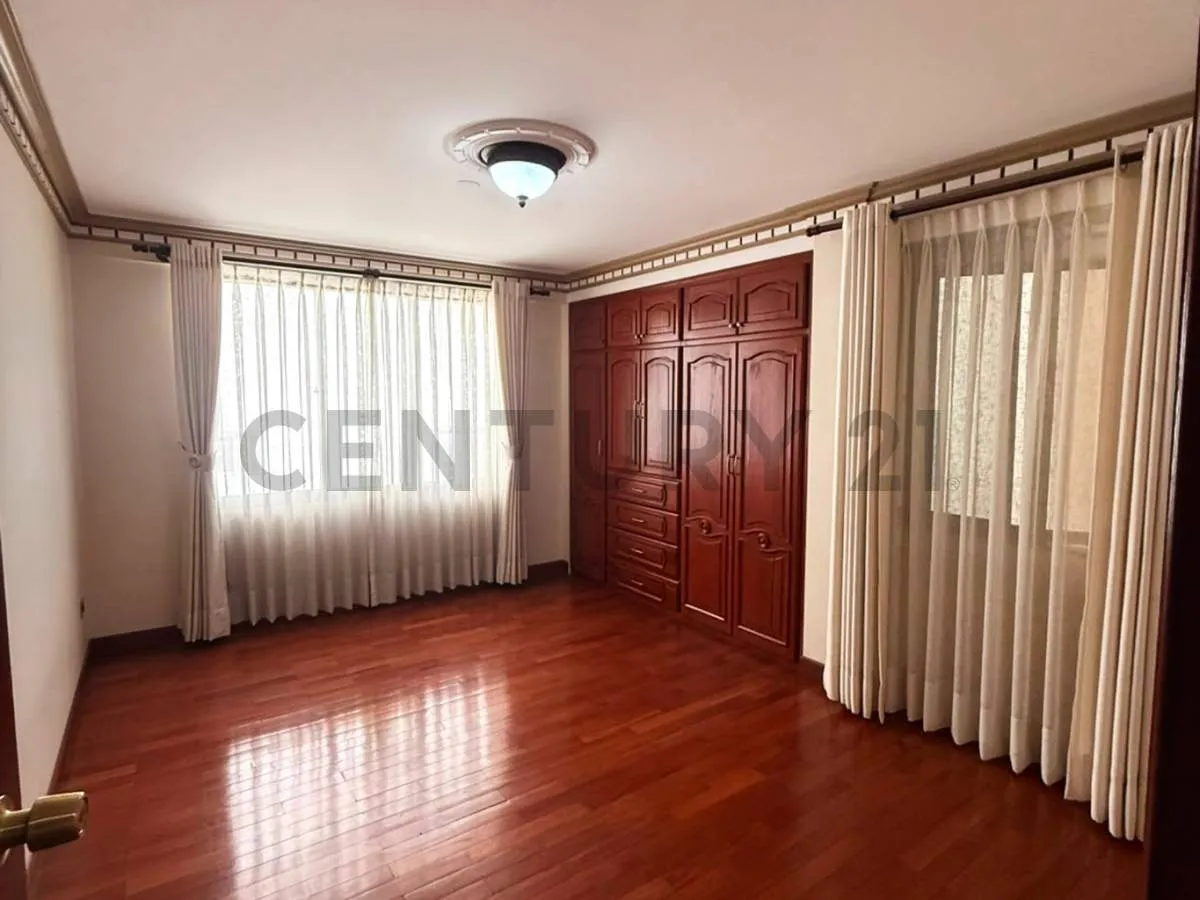 Foto 6 de Amplio departamento de 192,97 m² en ANTICRETICO – Tiquipaya