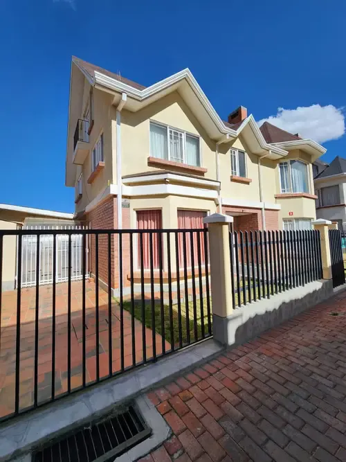 Foto 1 de Mallasa ‼️Casa 4d en Venta ✅️ Negociable