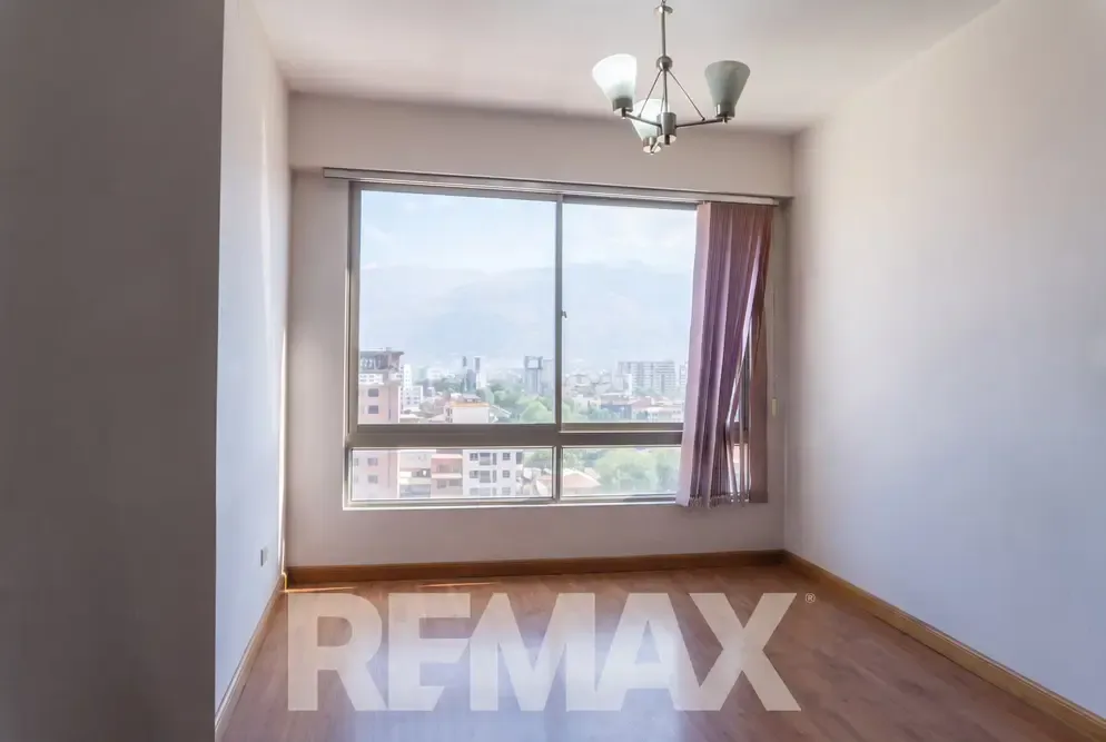 Foto 4 de 🏡 ¡Garzonier en Venta sobre Av. Beijing!
