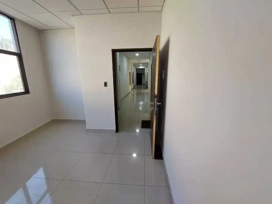 Foto 2 de 🚨 Oficina Comercial de 78 M² en Alquiler – Torre Yosai (C. 16 Obrajes) 🚨