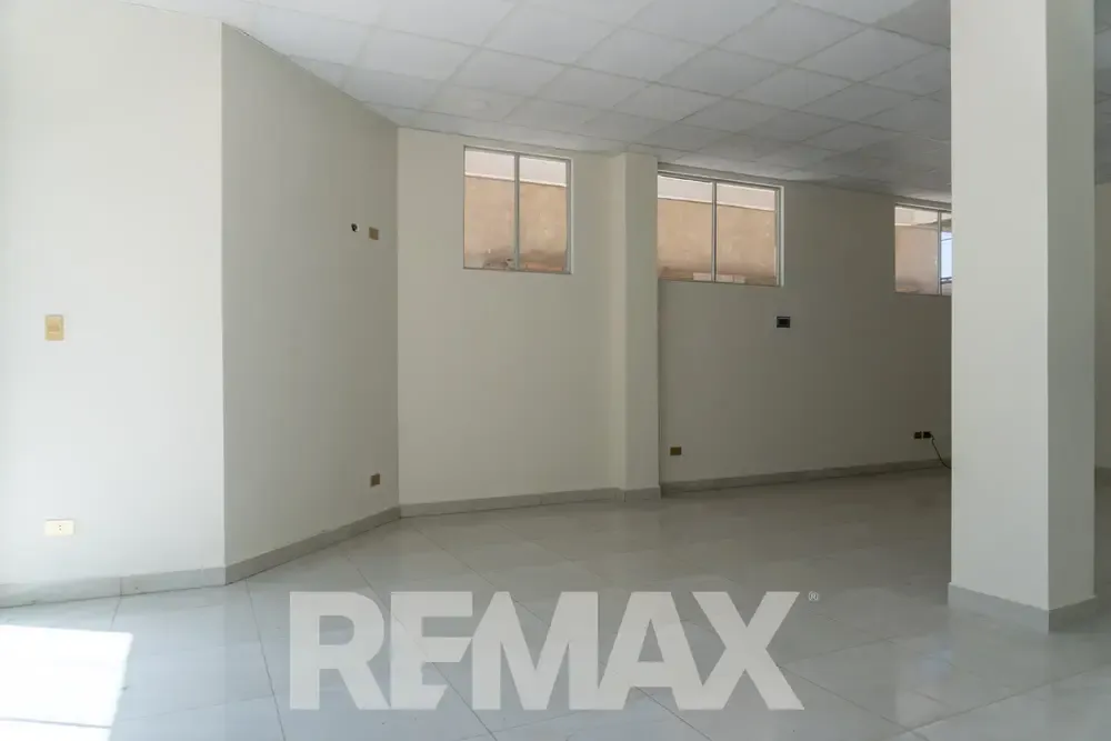 Foto 18 de Local Comercial a estrenar en Alquiler sobre Avenida