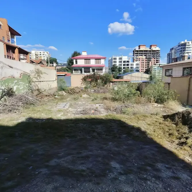 Foto 1 de Terreno en Venta Obrajes