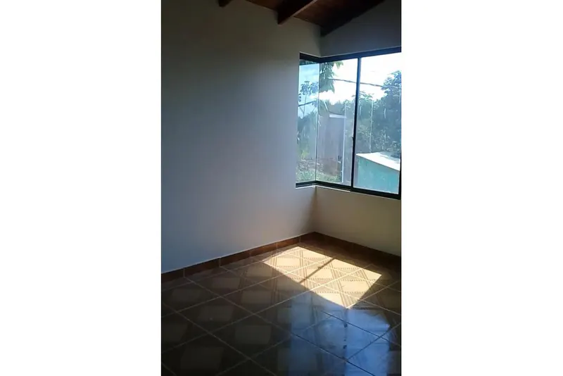 Foto 9 de Casa de 2 plantas con 2 tiendas comerciales en Cobija – Pando, ubicada cerca al Balneario Paraíso Acuático y al aeropuer