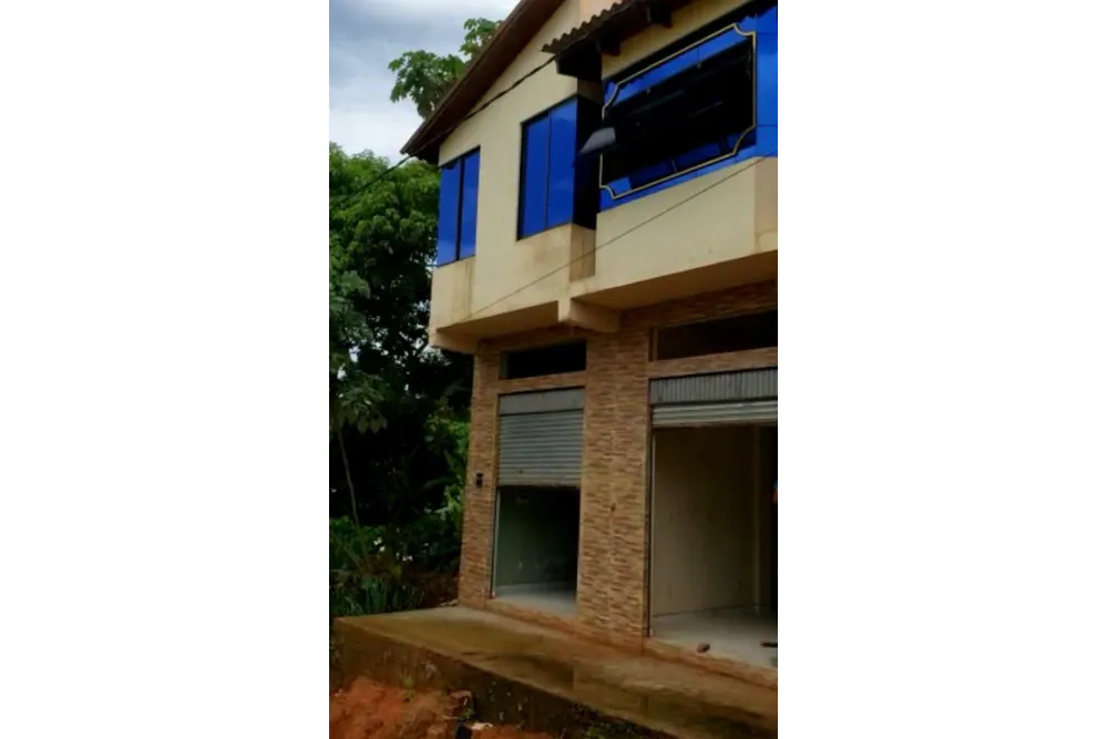 Foto 6 de Casa de 2 plantas con 2 tiendas comerciales en Cobija – Pando, ubicada cerca al Balneario Paraíso Acuático y al aeropuer