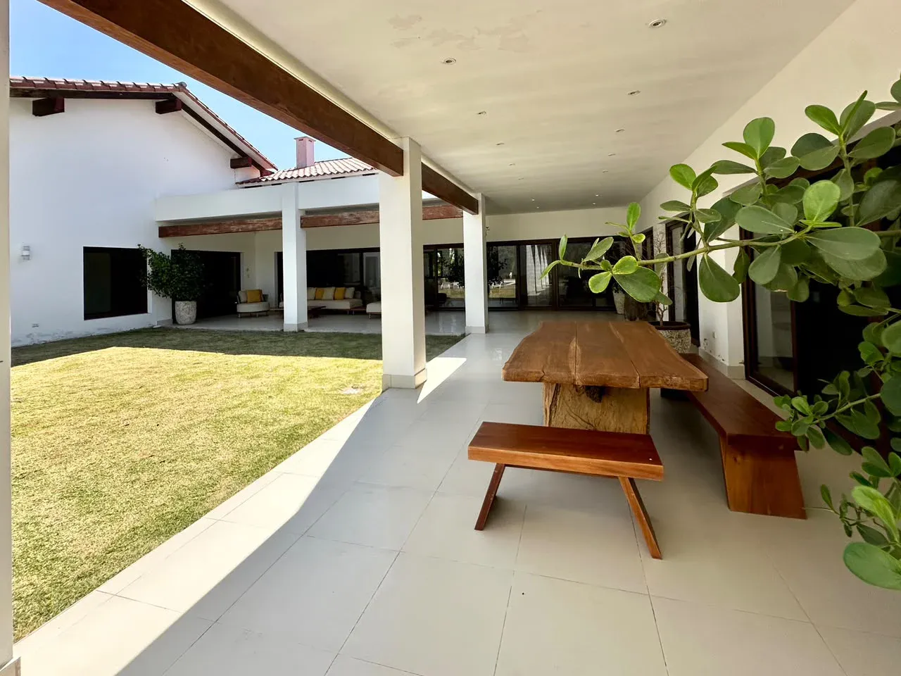 Foto 2 de Casa de Lujo en Alquiler - Urubo