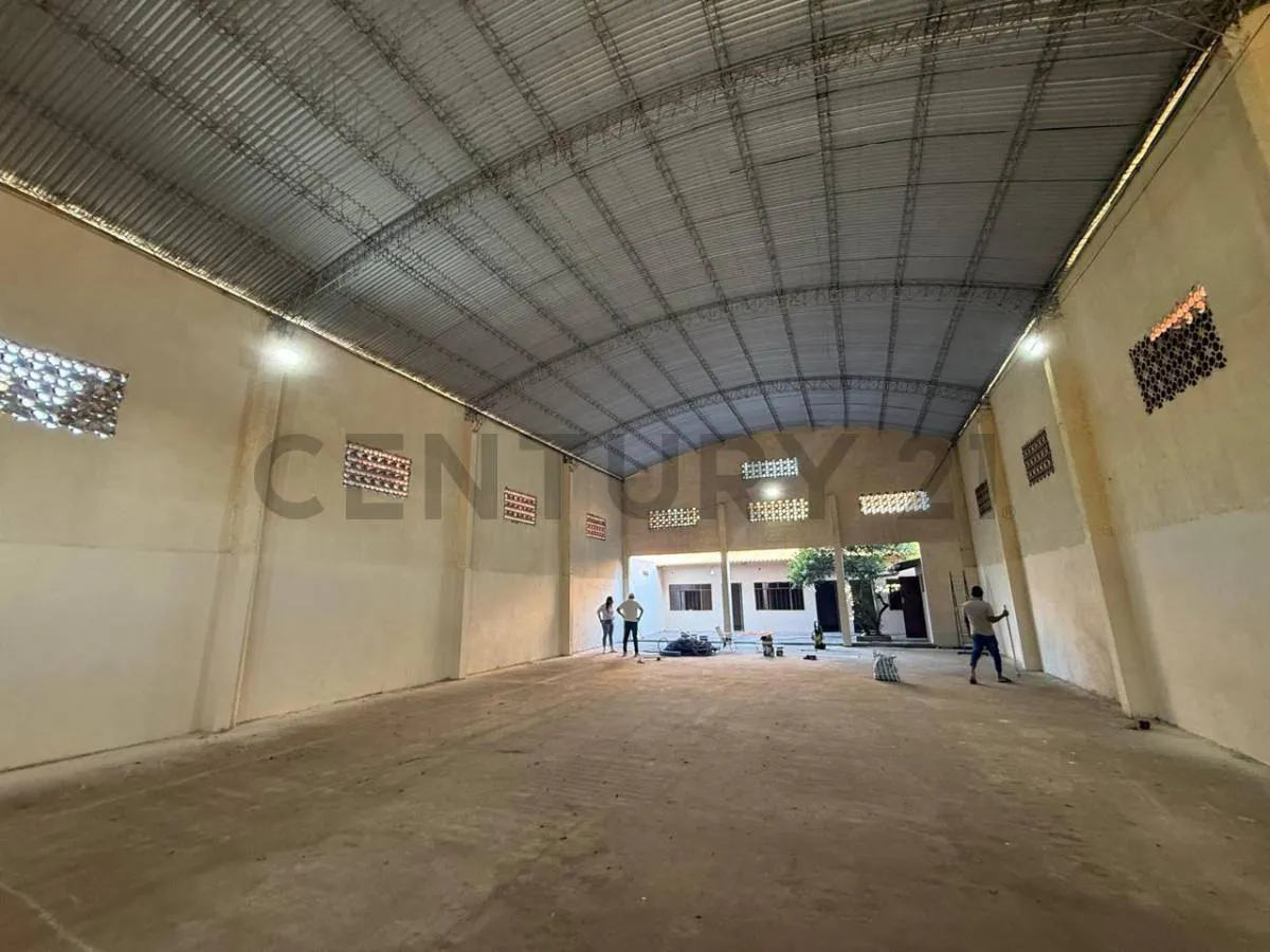 Foto 2 de Tinglado En Venta - Zona Este
