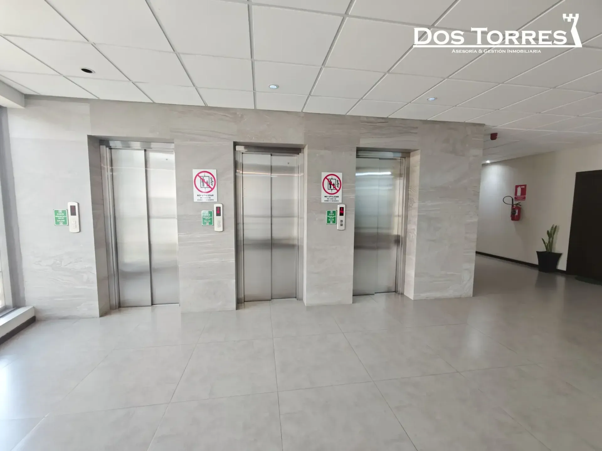 Foto 2 de 3.000Bs amplia oficina a pasos de la plazuela Quintanilla