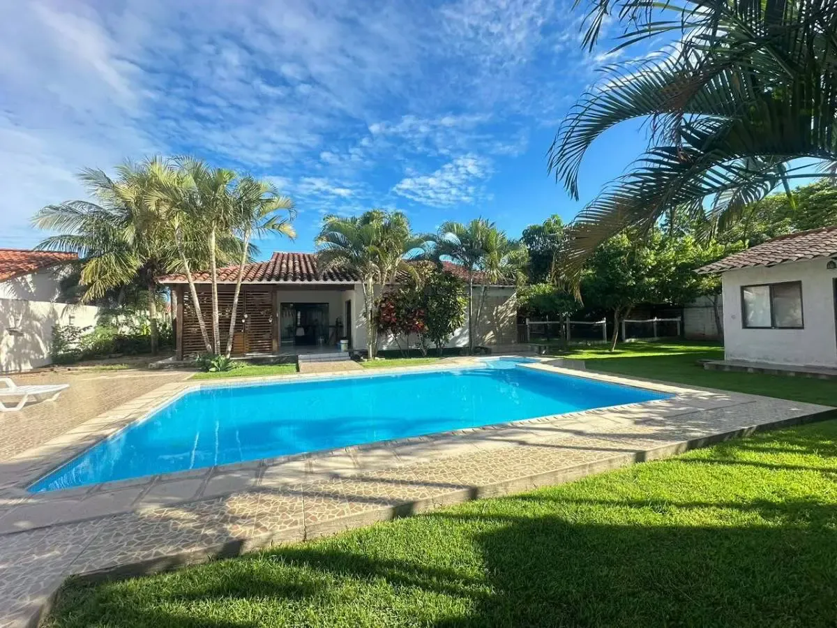 Foto 1 de Casa quinta en alquiler doble via la guardia