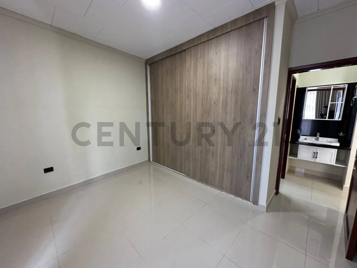 Foto 4 de Departamento en Alquiler – Final Bolívar