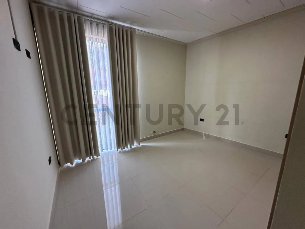 Foto 3 de Departamento en Alquiler – Final Bolívar