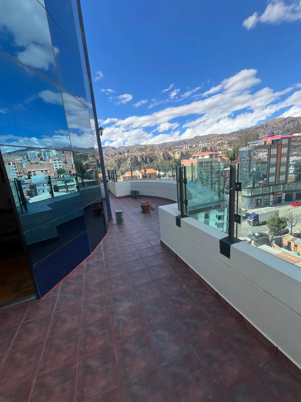 Foto 1 de Departamento en Venta c/terraza - Cota Cota