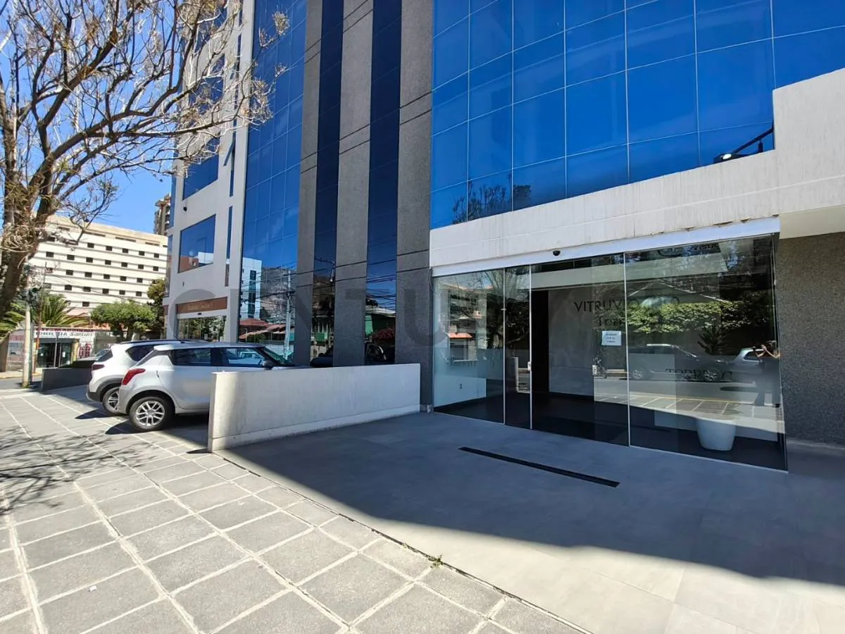 Foto 3 de A Buen precio. Oficina en venta en Calacoto, Av. Sanchez Bustamante y calle 10
