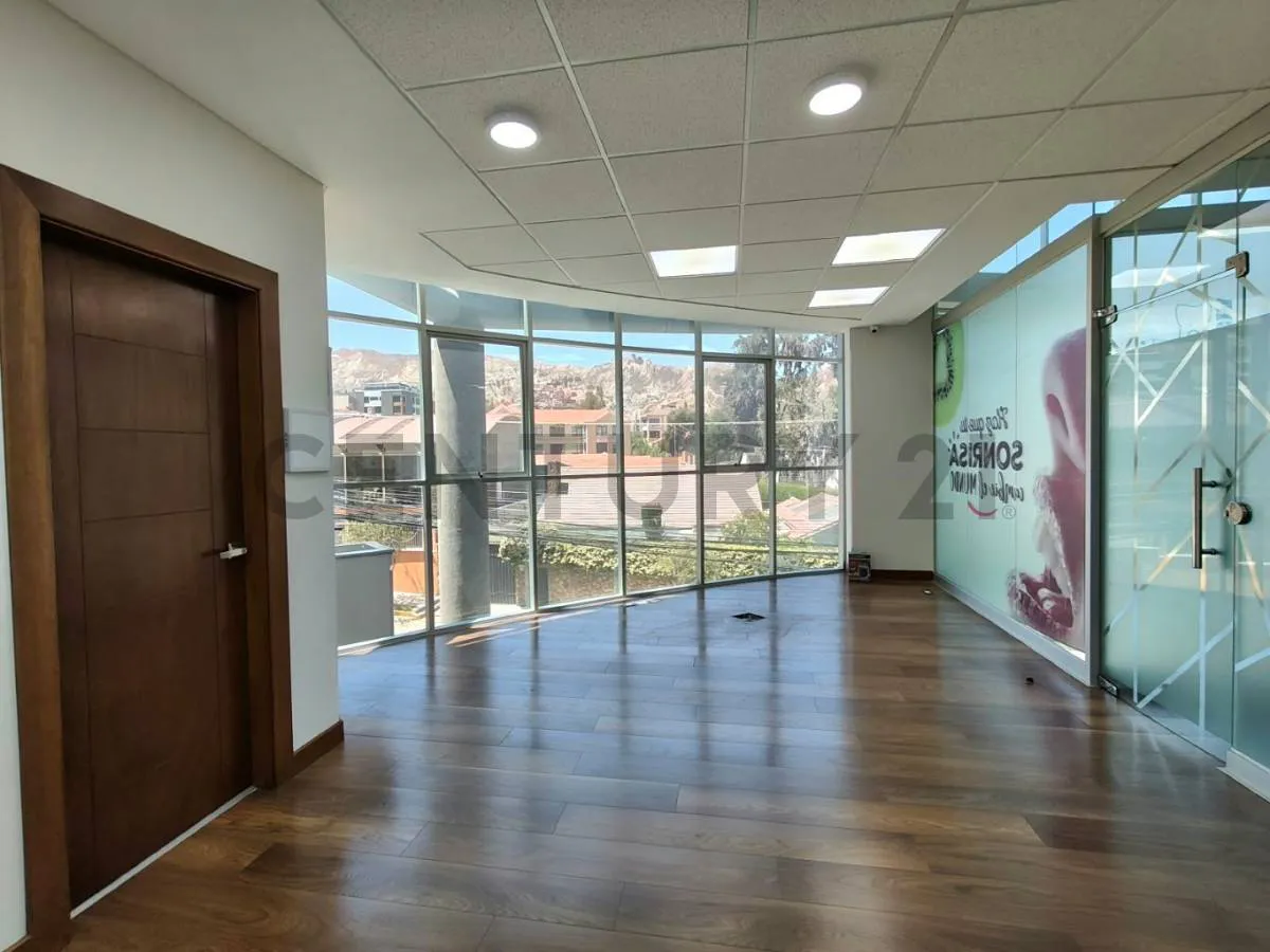 Foto 4 de A Buen precio. Oficina en venta en Calacoto, Av. Sanchez Bustamante y calle 10