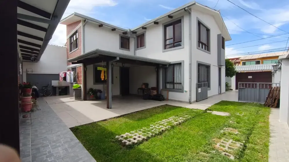 Foto 1 de ¡En Venta Hermosa Propiedad en Huayllani – Urb. Lab!