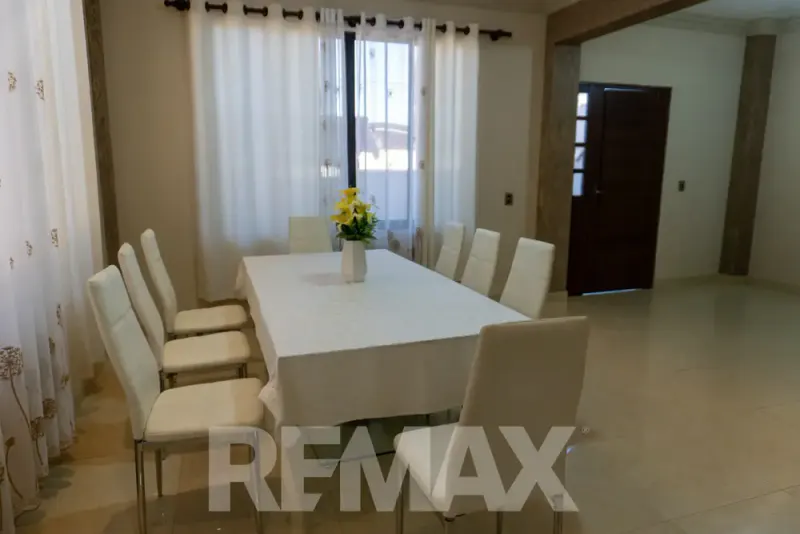 Foto 8 de Casa de 4 dormitorios en venta en Temporal, Cochabamba, con 315,59 m² construidos